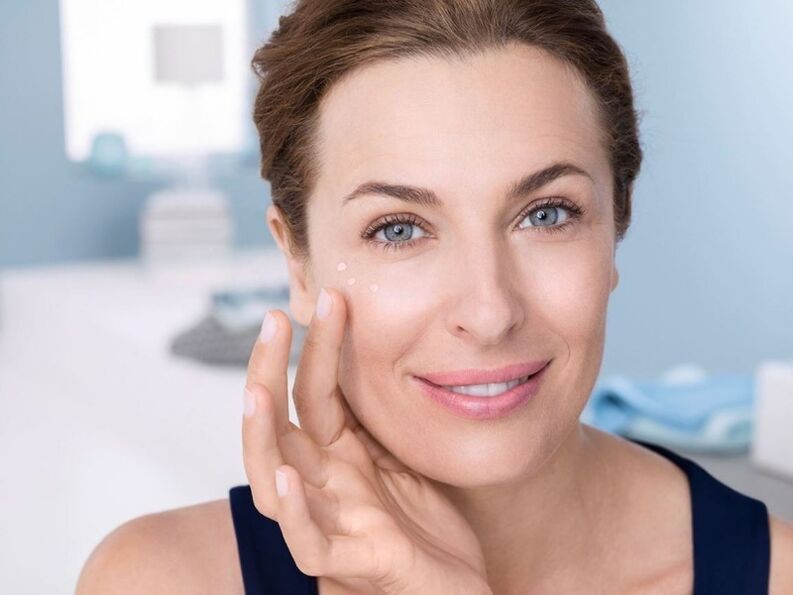 Aurpegia gaztetzeko produktuak